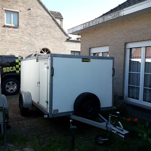 Grote foto gesloten aanhangwagen 2 zijdeuren auto diversen aanhangers