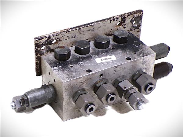 Grote foto cascade ventielblok agrarisch heftrucks