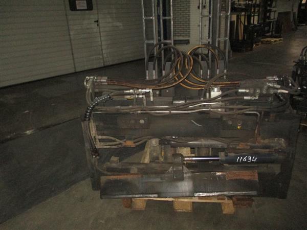 Grote foto stabau vorkenversteller dubbel met schuifvorken agrarisch heftrucks