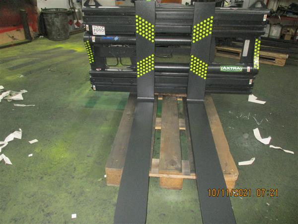 Grote foto durwen vorkenklem agrarisch heftrucks