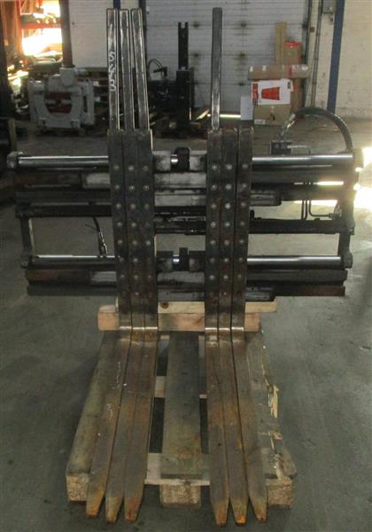 Grote foto kaup vorkenversteller triple agrarisch heftrucks