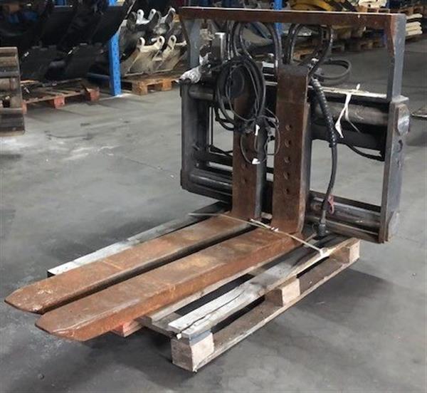 Grote foto stabau vorkversteller met schuifvorken agrarisch heftrucks