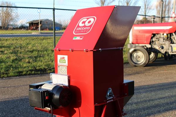 Grote foto ceccato olindo mais dorsmachine 700 kg u 230v agrarisch mechanisatie