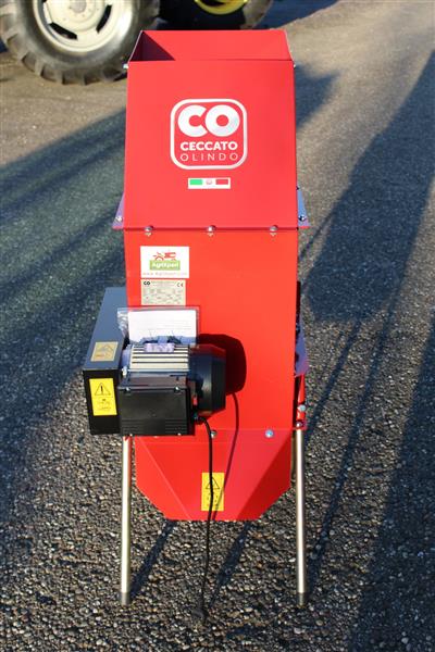 Grote foto ceccato olindo mais dorsmachine 700 kg u 230v agrarisch mechanisatie