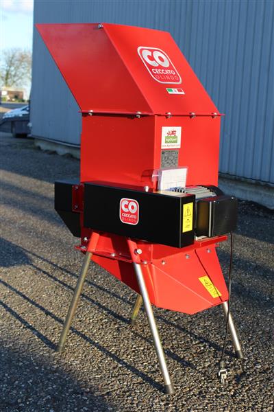 Grote foto ceccato olindo mais dorsmachine 700 kg u 230v agrarisch mechanisatie