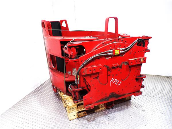 Grote foto auramo papierrollenklem tissue agrarisch heftrucks