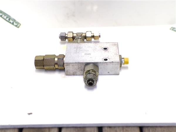 Grote foto cascade ventielblok agrarisch heftrucks