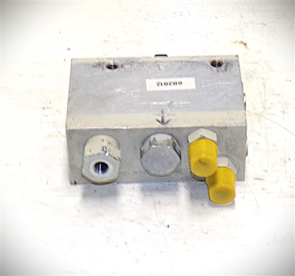 Grote foto cascade ventielblok agrarisch heftrucks