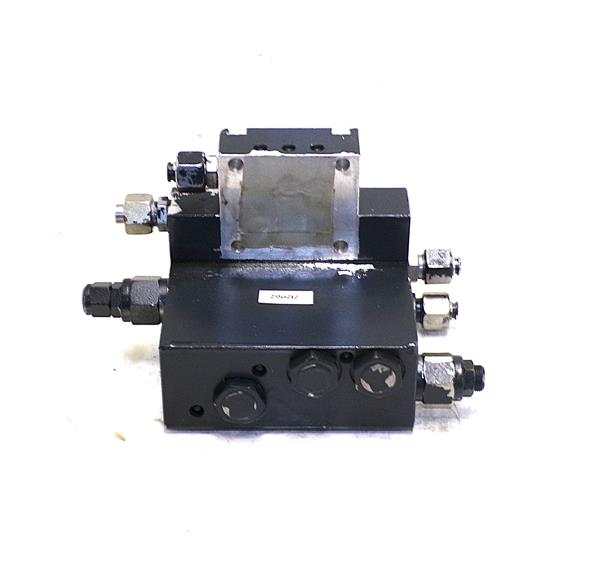 Grote foto cascade ventielblok agrarisch heftrucks