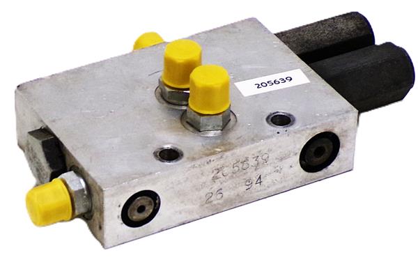 Grote foto cascade ventielblok agrarisch heftrucks