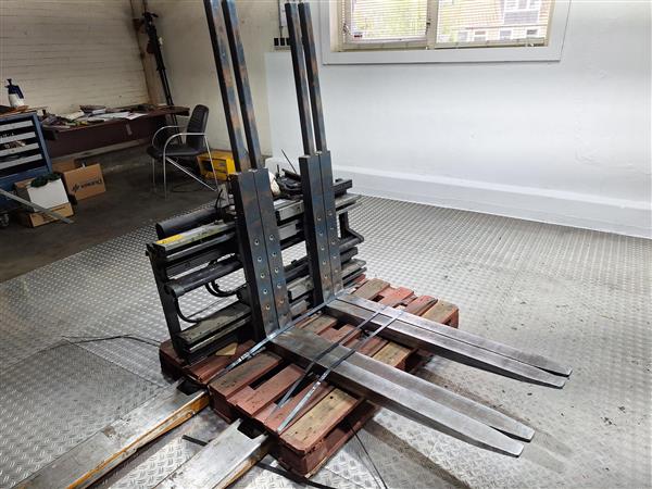 Grote foto kaup vorkenversteller dubbel agrarisch heftrucks