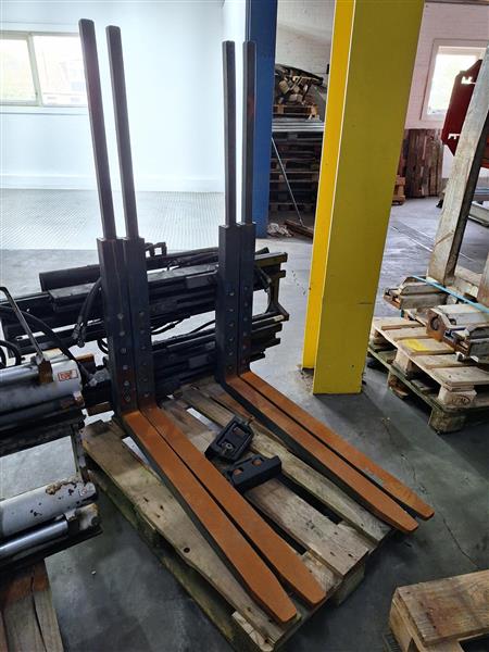 Grote foto kaup vorkenversteller dubbel agrarisch heftrucks