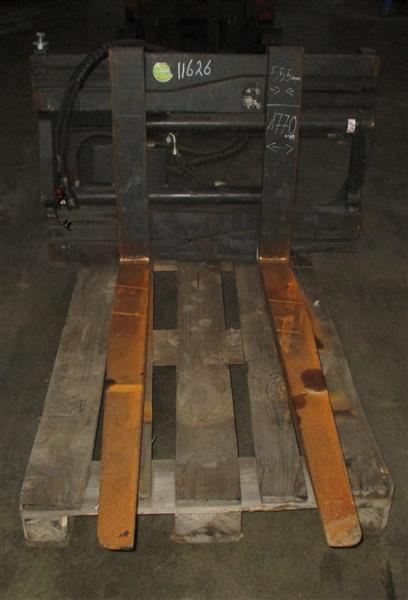 Grote foto durwen havenklem agrarisch heftrucks