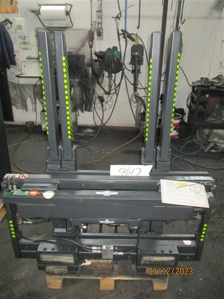 Grote foto cascade vorkenversteller dubbel agrarisch heftrucks