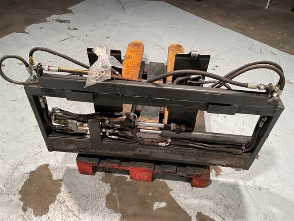 Grote foto griptech vorkversteller met schuifvorken agrarisch heftrucks