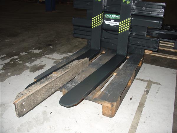 Grote foto axtra opsteekarmen agrarisch heftrucks