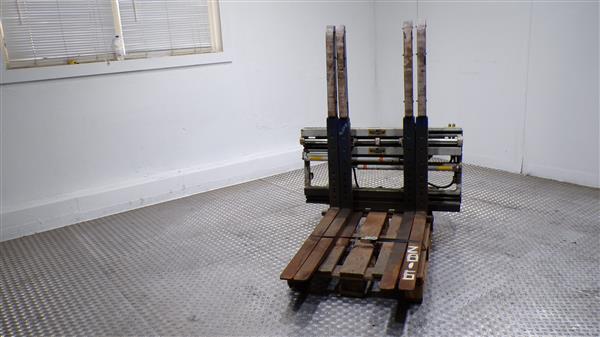 Grote foto cascade vorkenversteller dubbel agrarisch heftrucks