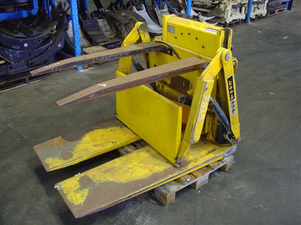 Grote foto griptech palletkeerder met afduwer agrarisch heftrucks