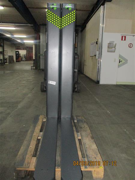 Grote foto kooi schuifvorken 1350 2350 mm met hoge vorkstop agrarisch heftrucks