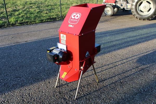 Grote foto ceccato olindo mais dorsmachine 700 kg u 230v agrarisch mechanisatie