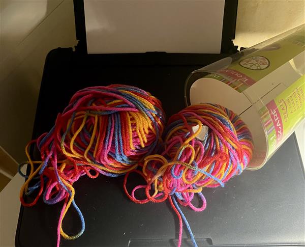 Grote foto knutseldoos en extra wollen bollen kinderen en baby educatief en creatief