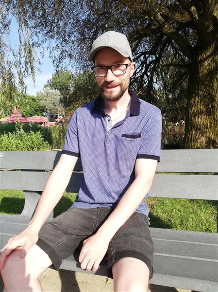 Grote foto jongeman zoekt toffe vrouw contacten en berichten man zoekt vrouw