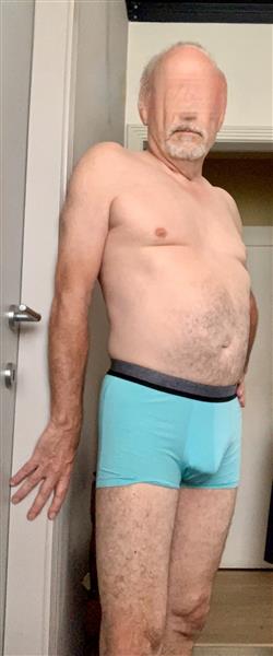 Grote foto oudere man als jullie intieme huisvriend erotiek man zoekt relatie met stel
