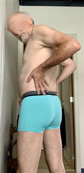 Grote foto oudere man als jullie intieme huisvriend erotiek man zoekt relatie met stel