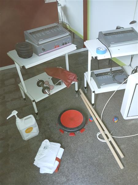 Grote foto elektrische massagetafel en kinemateriaal beauty en gezondheid massage