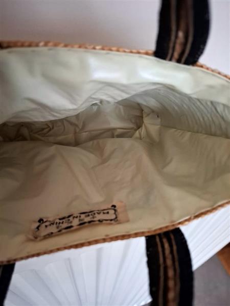 Grote foto vintage draagtasje in gevlochten stro kinderen en baby speelgoed voor meisjes