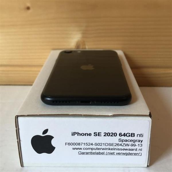 Grote foto nieuwstaat apple iphone se model 2020 64gb zwart 12 maanden garantie telecommunicatie apple iphone