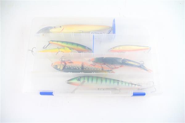 Grote foto flambeau tacklebox gevuld met 7 middel grote pluggen sport en fitness vissport