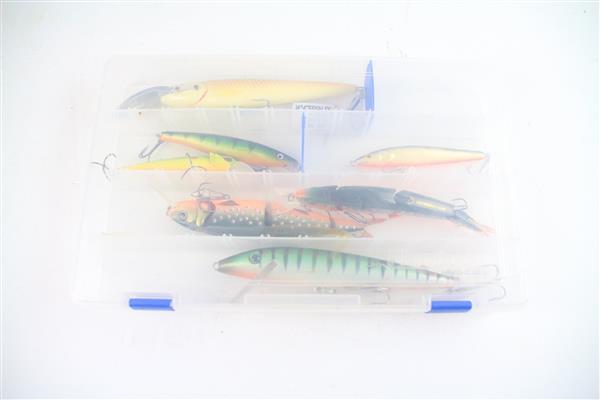 Grote foto flambeau tacklebox gevuld met 7 middel grote pluggen sport en fitness vissport