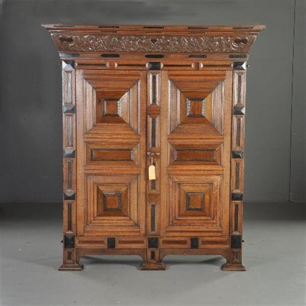 Grote foto gelderse kussenkast op slofpoten in eiken met ingelegd met ebbenhout o.a. een hartje no.502741 antiek en kunst stoelen en banken