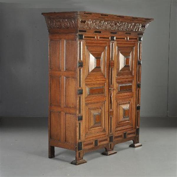 Grote foto gelderse kussenkast op slofpoten in eiken met ingelegd met ebbenhout o.a. een hartje no.502741 antiek en kunst stoelen en banken