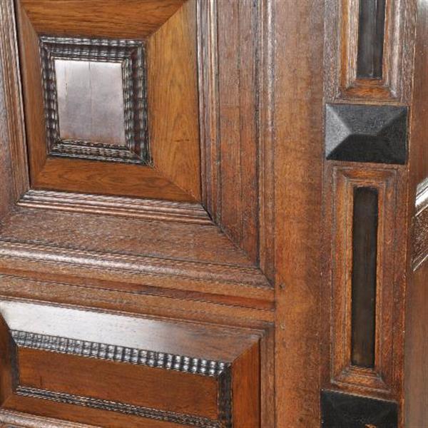 Grote foto gelderse kussenkast op slofpoten in eiken met ingelegd met ebbenhout o.a. een hartje no.502741 antiek en kunst stoelen en banken