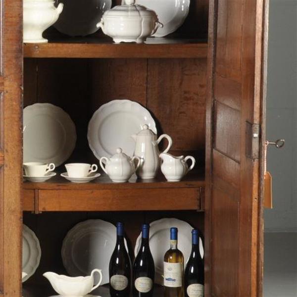 Grote foto gelderse kussenkast op slofpoten in eiken met ingelegd met ebbenhout o.a. een hartje no.502741 antiek en kunst stoelen en banken