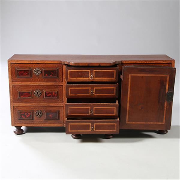 Grote foto spaans kunstkabinetje varge o tafelkast rariteitenkabinet ca 1700 en later no.913125 antiek en kunst stoelen en banken