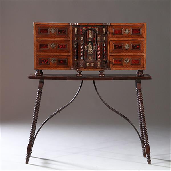 Grote foto spaans kunstkabinetje varge o tafelkast rariteitenkabinet ca 1700 en later no.913125 antiek en kunst stoelen en banken