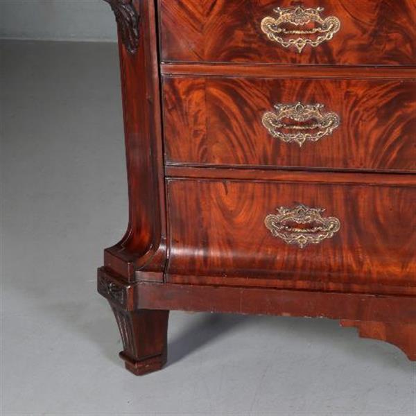 Grote foto garderobe kast of kapstok met deuren roede met haken en roede hollands kabinet ca. 1790 no 680121 antiek en kunst stoelen en banken