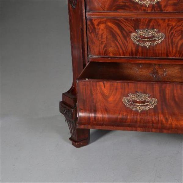 Grote foto garderobe kast of kapstok met deuren roede met haken en roede hollands kabinet ca. 1790 no 680121 antiek en kunst stoelen en banken