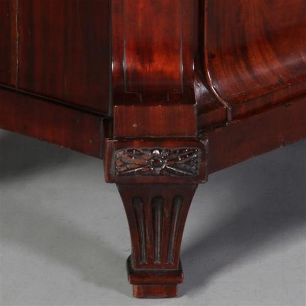 Grote foto garderobe kast of kapstok met deuren roede met haken en roede hollands kabinet ca. 1790 no 680121 antiek en kunst stoelen en banken