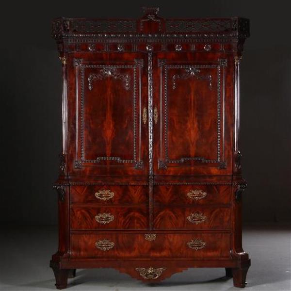 Grote foto garderobe kast of kapstok met deuren roede met haken en roede hollands kabinet ca. 1790 no 680121 antiek en kunst stoelen en banken