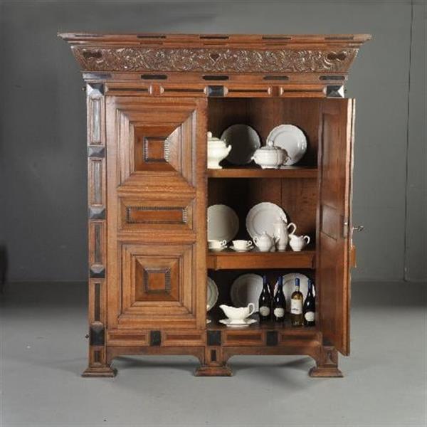 Grote foto gelderse kussenkast op slofpoten in eiken met ingelegd met ebbenhout o.a. een hartje no.502741 antiek en kunst stoelen en banken