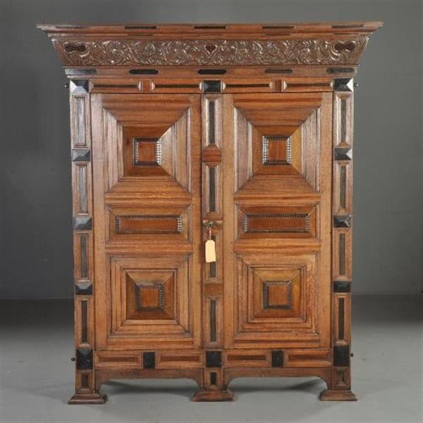 Grote foto gelderse kussenkast op slofpoten in eiken met ingelegd met ebbenhout o.a. een hartje no.502741 antiek en kunst stoelen en banken