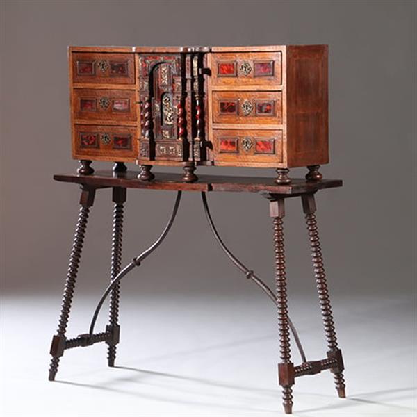 Grote foto spaans kunstkabinetje varge o tafelkast rariteitenkabinet ca 1700 en later no.913125 antiek en kunst stoelen en banken