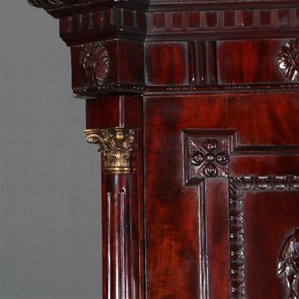 Grote foto garderobe kast of kapstok met deuren roede met haken en roede hollands kabinet ca. 1790 no 680121 antiek en kunst stoelen en banken