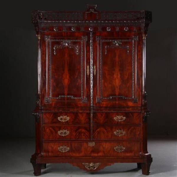 Grote foto garderobe kast of kapstok met deuren roede met haken en roede hollands kabinet ca. 1790 no 680121 antiek en kunst stoelen en banken