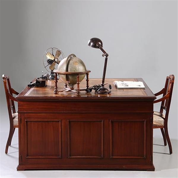 Grote foto groot bijna vierkant partnerbureau ca 1900 prachtig doorleefd leer ingelegd schrijfblad no.217180 antiek en kunst overige in antiek gebruiksvoorwerpen