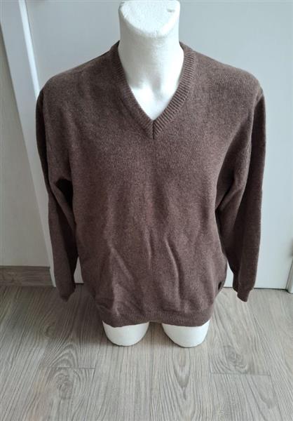 Grote foto bruine gemeleerde v hals trui van formen xl kleding heren truien en vesten